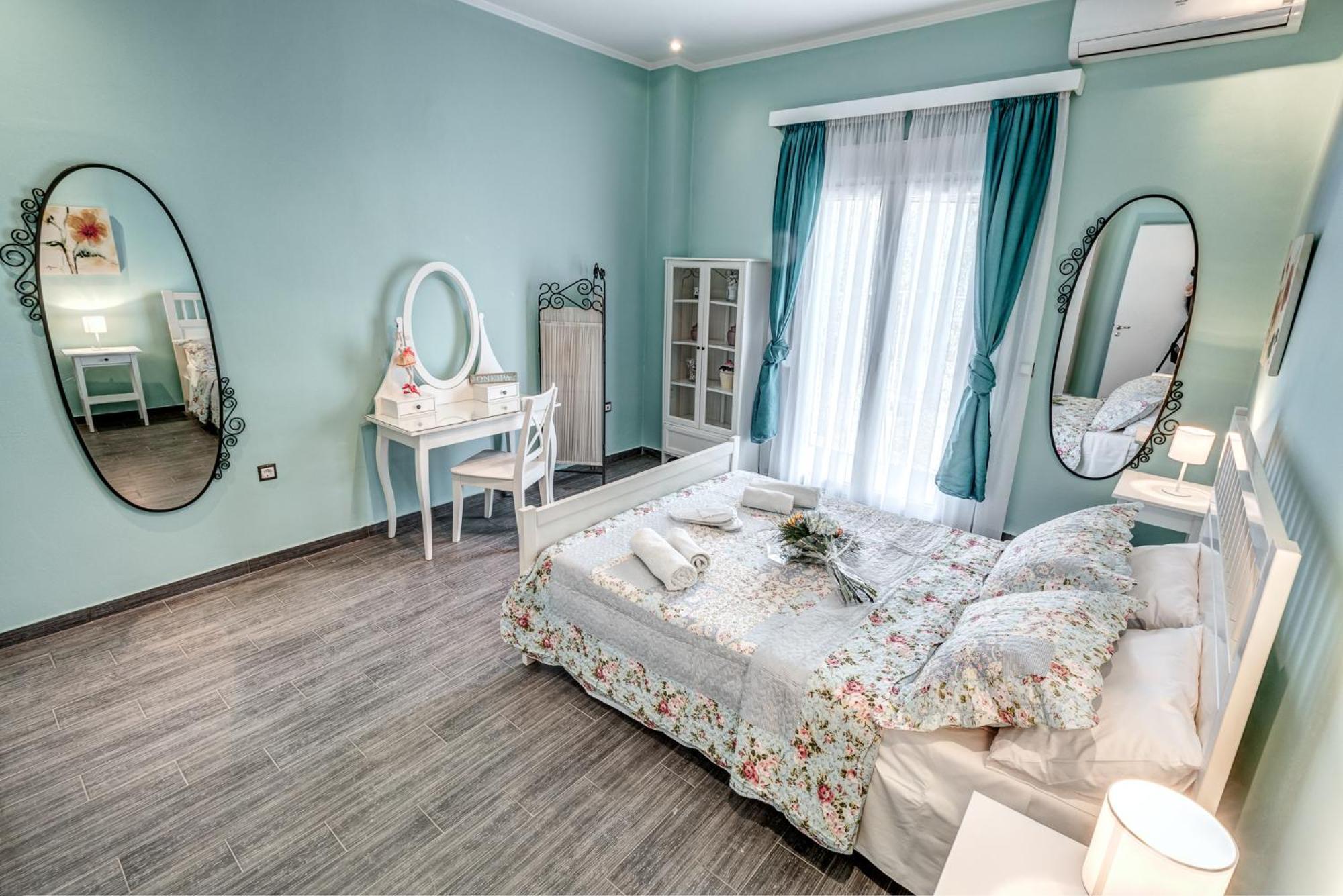Villa Intemella Kompitsion Bagian luar foto
